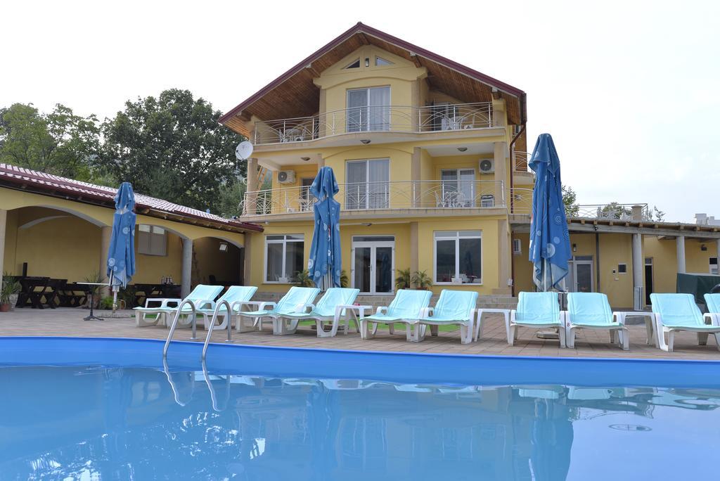Hotel Casa Marina Ieşelniţa Exterior foto